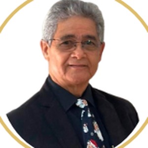 Dr. Bayron Ruiz
